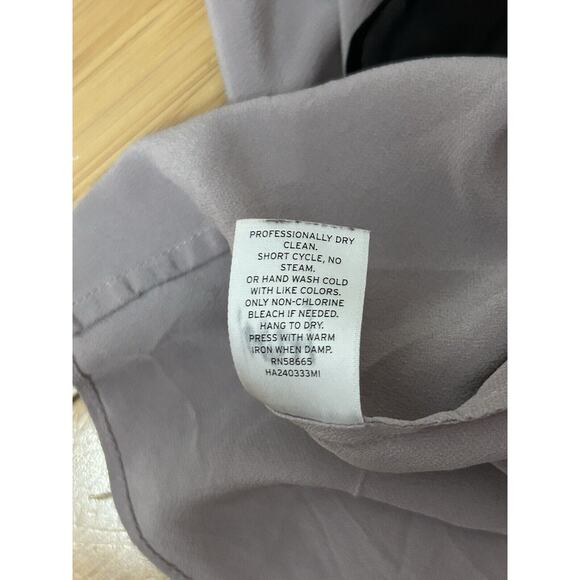 Halogen 100%Silk Sleeveless Blouse Zipper Back Work Office Luxe Sz M - Picture 6 of 6